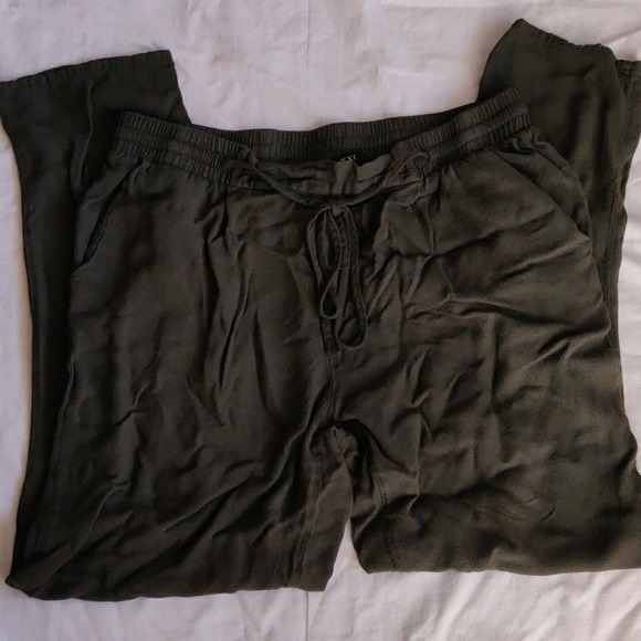 Forever 21 boho dark green linen cropped pants - Picture 2 of 8